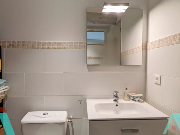 Appartement T2 de 35m² avec Terrasse et Annexe à Signes 
