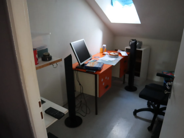 Maison divisée en deux appartements à Autun à vendre 