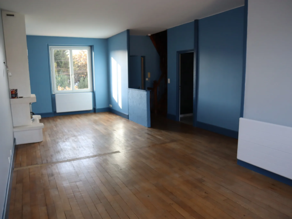 Maison divisée en deux appartements à Autun à vendre 