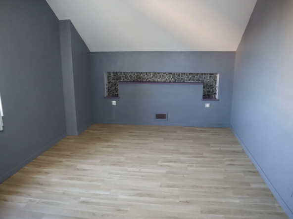 Maison divisée en deux appartements à Autun à vendre 