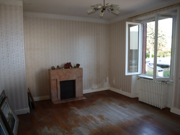 Maison divisée en deux appartements à Autun à vendre 