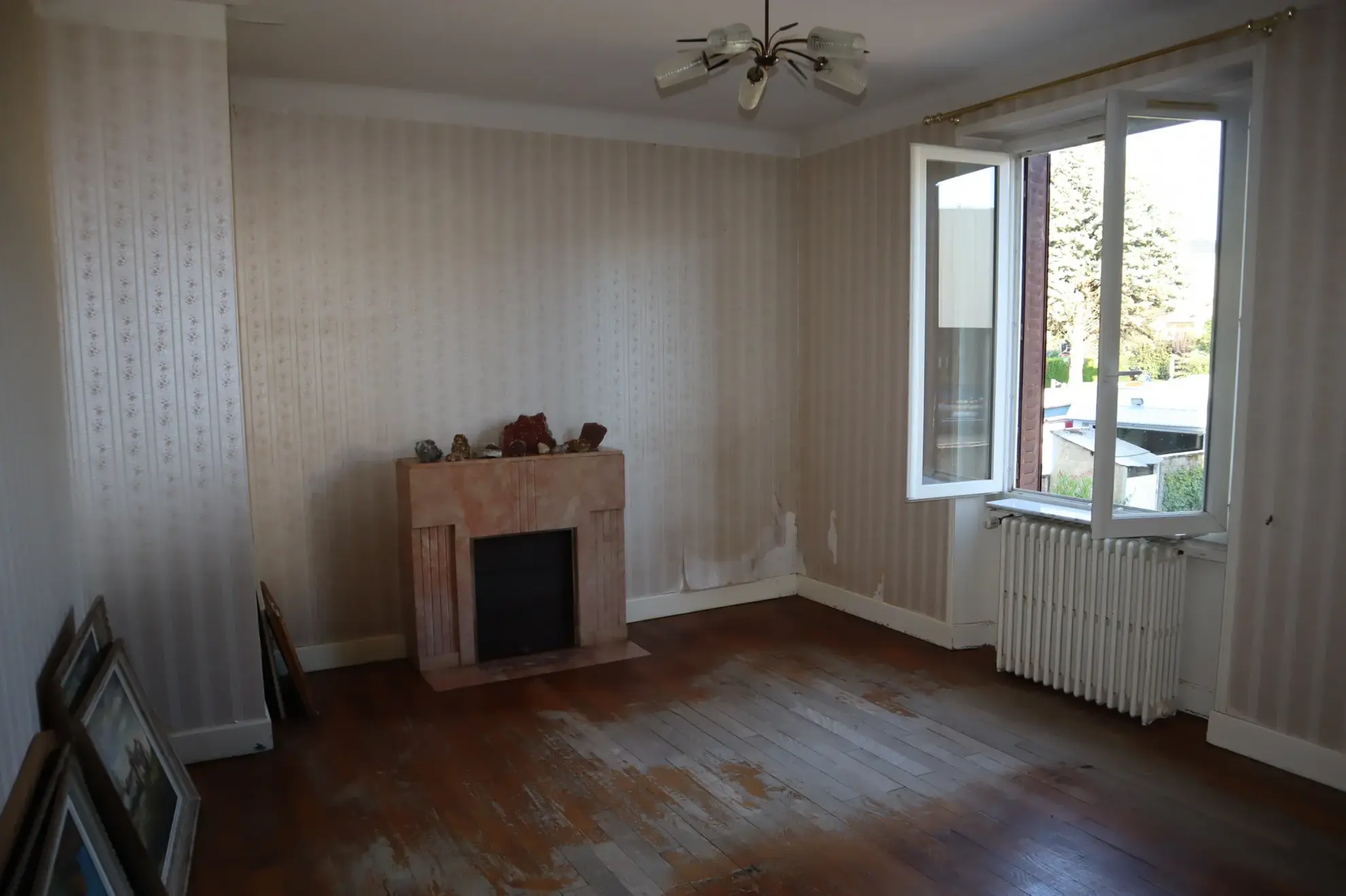 Maison divisée en deux appartements à Autun à vendre 