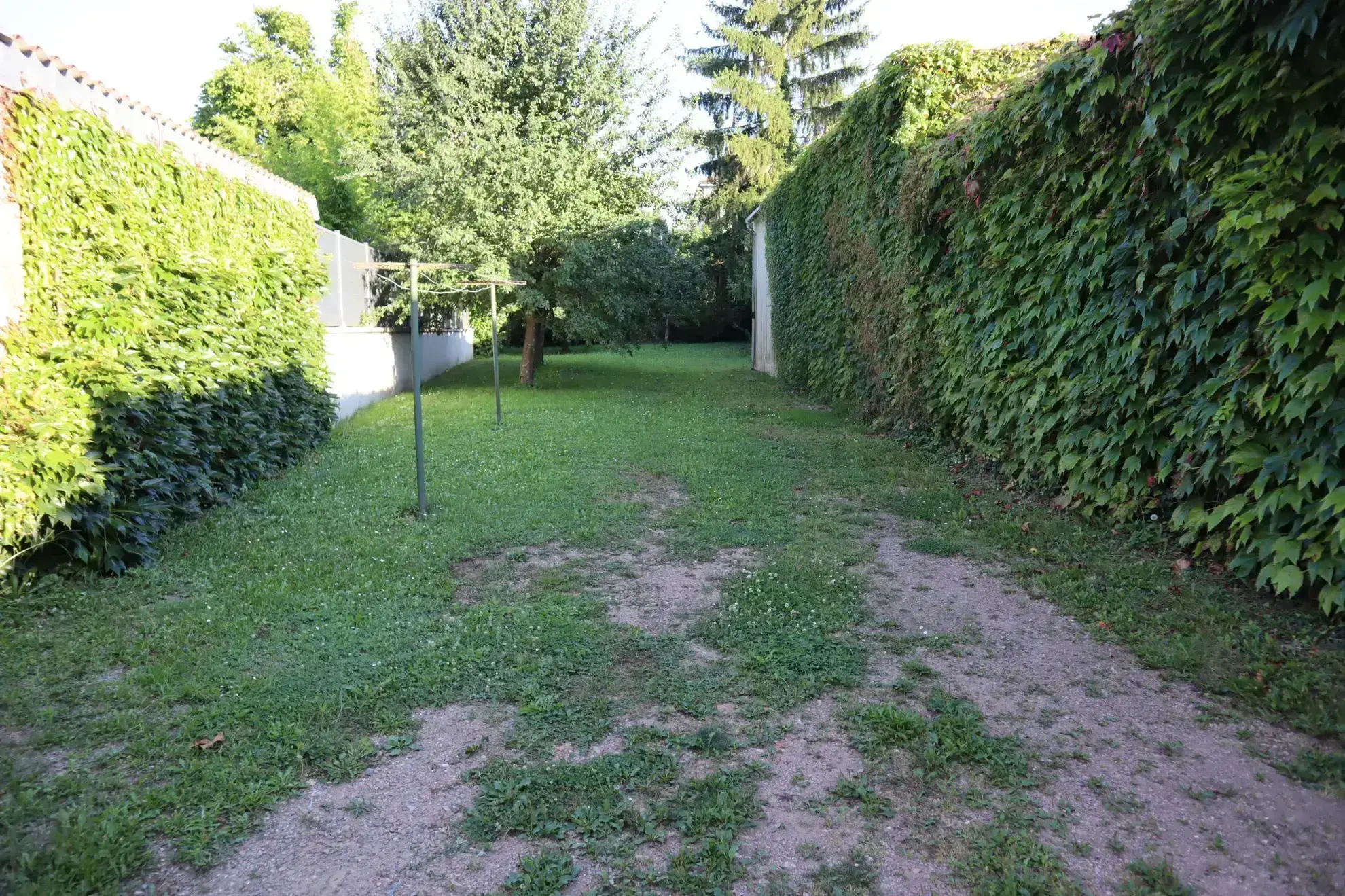 Maison divisée en deux appartements à Autun à vendre 