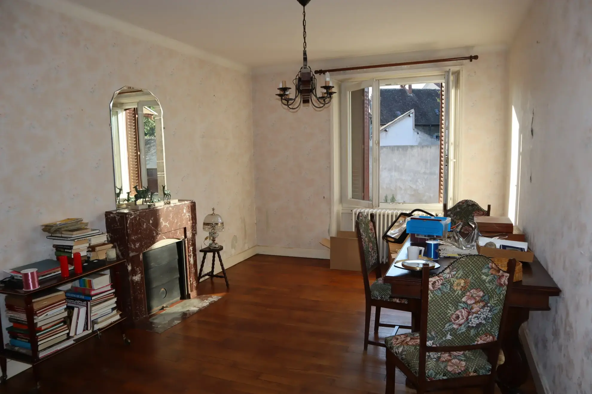 Maison divisée en deux appartements à Autun à vendre 