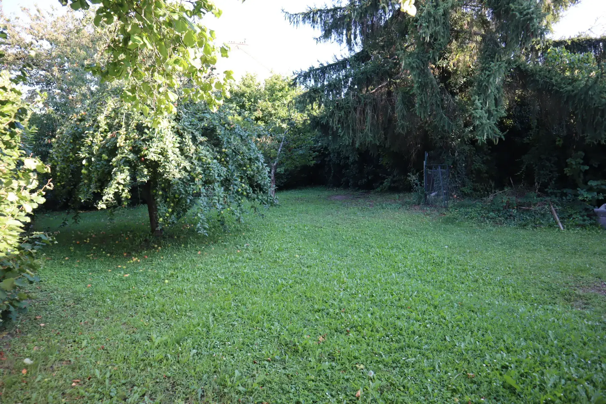 Maison divisée en deux appartements à Autun à vendre 