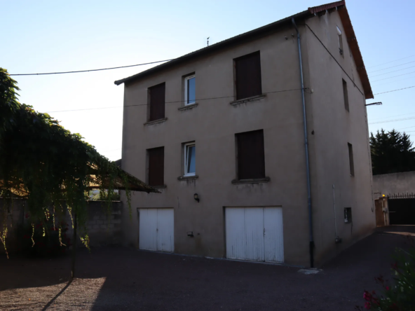 Maison divisée en deux appartements à Autun à vendre 