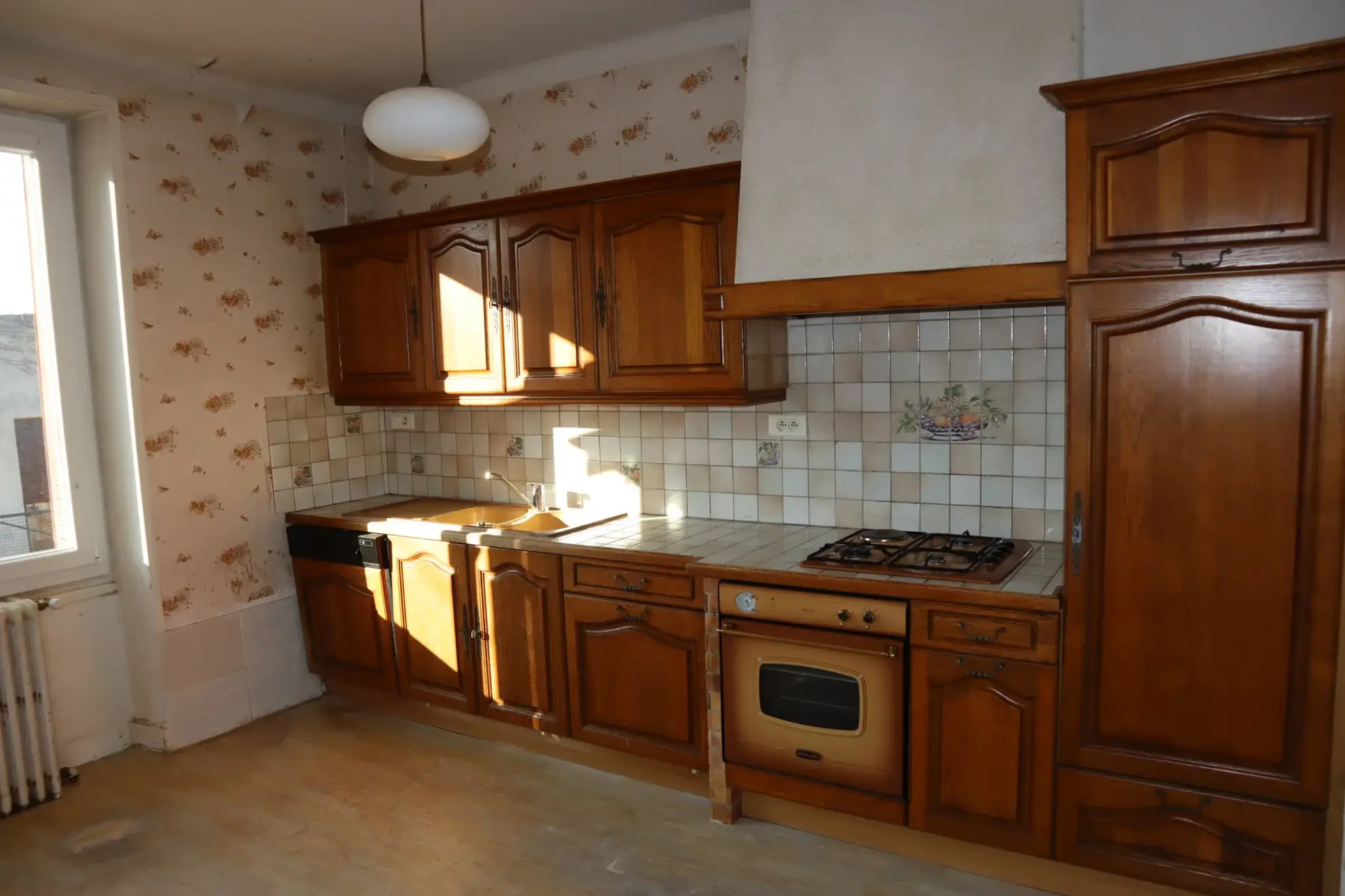 Maison divisée en deux appartements à Autun à vendre 