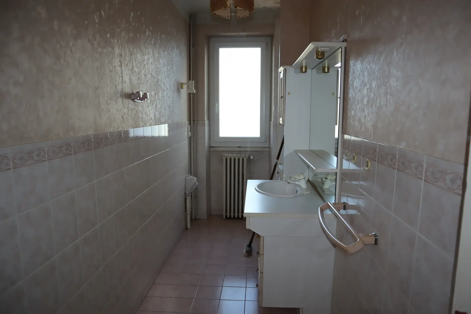 Maison divisée en deux appartements à Autun à vendre 