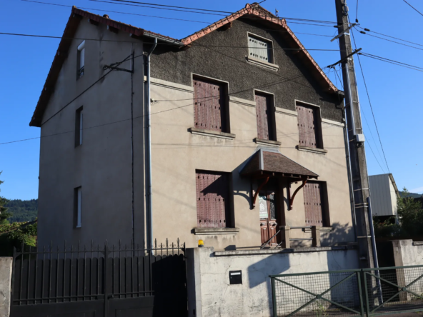 Maison divisée en deux appartements à Autun à vendre 