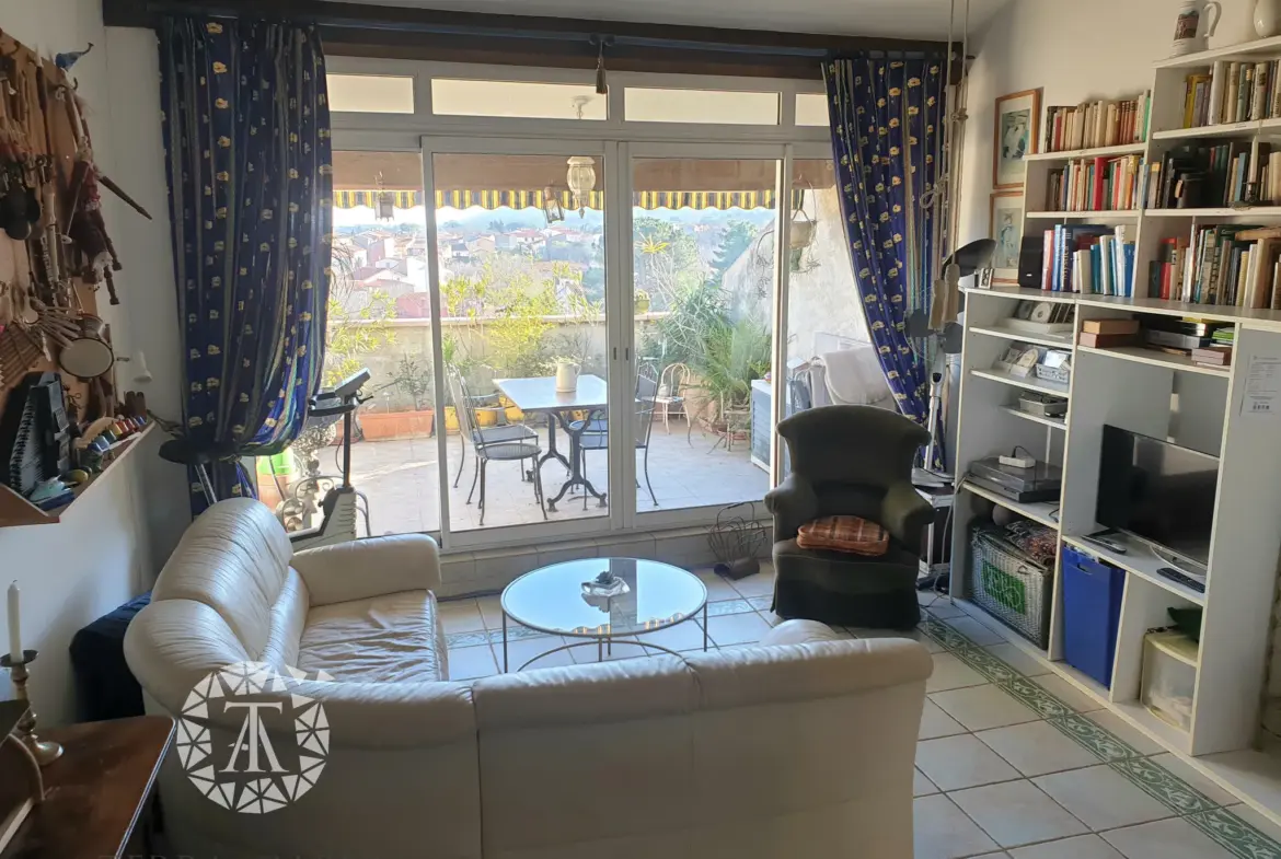 Atypique Duplex avec Terrasse à Sorede 