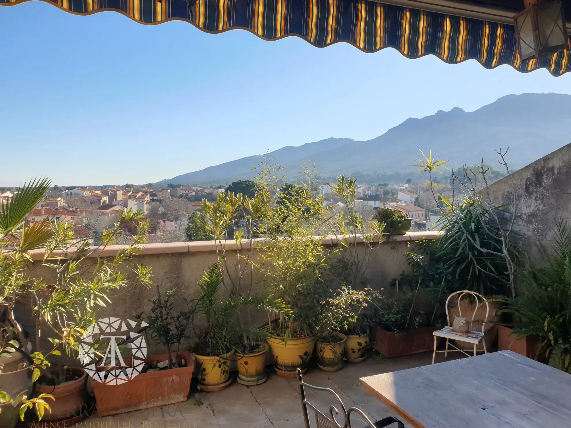 Atypique Duplex avec Terrasse à Sorede 