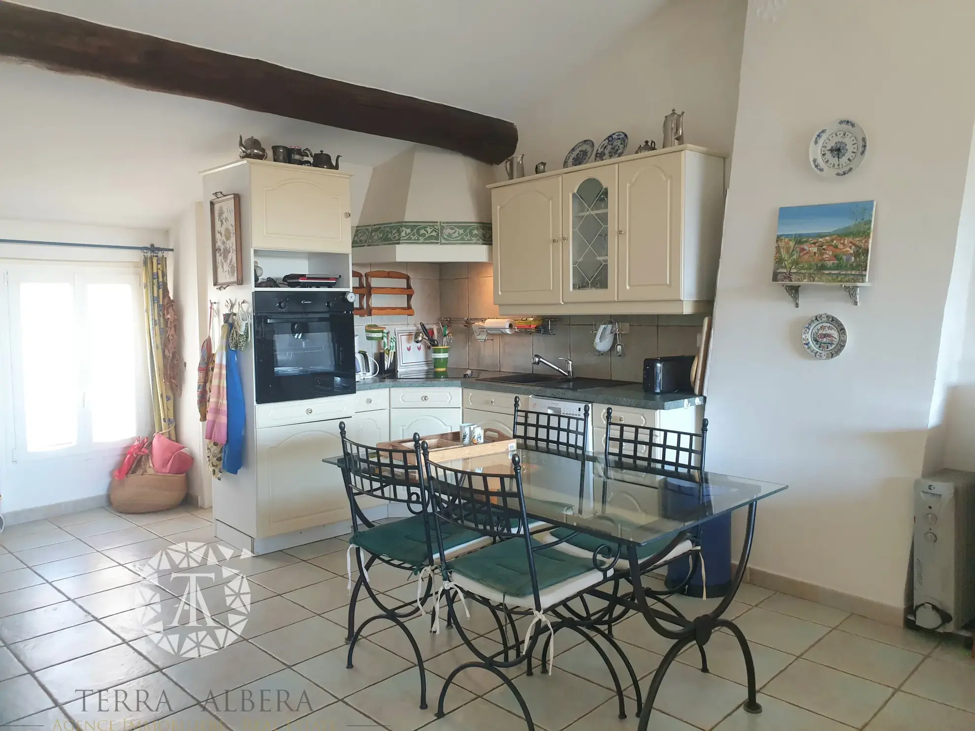 Atypique Duplex avec Terrasse à Sorede 