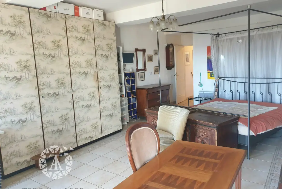 Atypique Duplex avec Terrasse à Sorede 