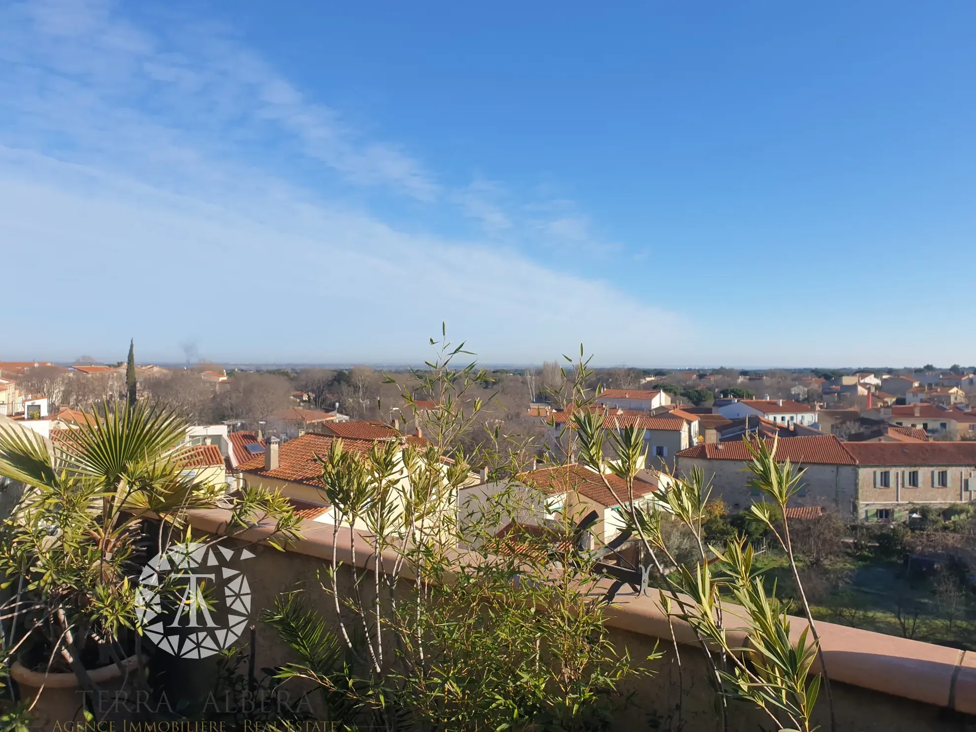 Atypique Duplex avec Terrasse à Sorede 