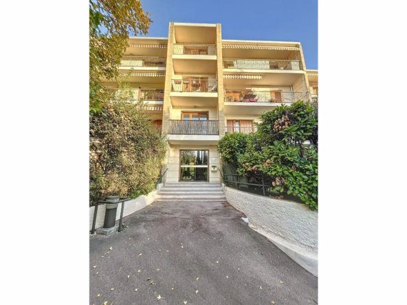 Vente d'un Appartement Type 2 avec Jardin Privatif à Aix-en-Provence 