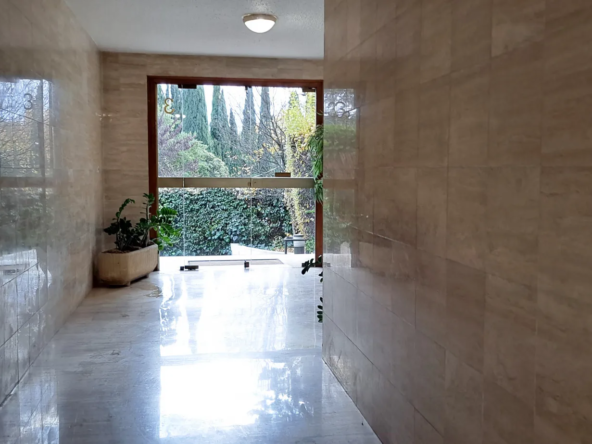 Vente d'un Appartement Type 2 avec Jardin Privatif à Aix-en-Provence 