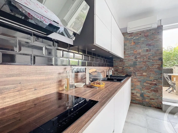 Maison de village T3/4 rénovée avec garage à Trets 