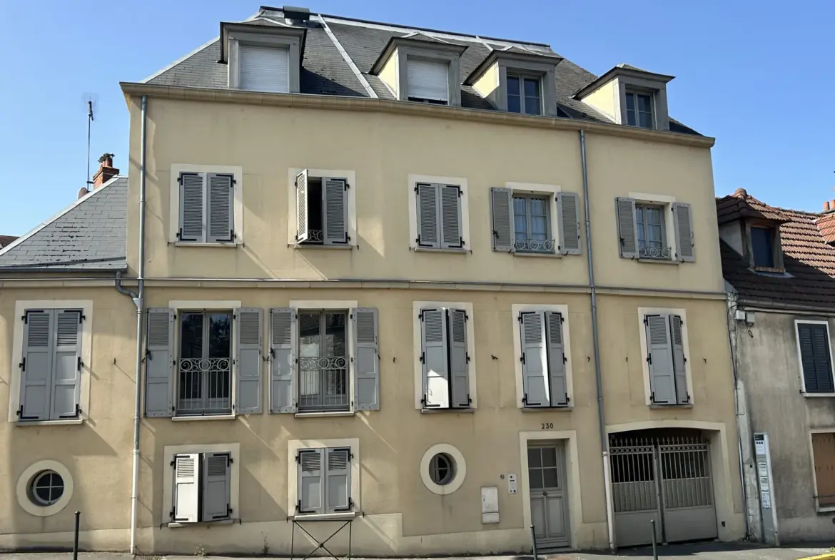 À vendre : Appartement duplex 4 pièces de 67 m² à Etampes avec parking 