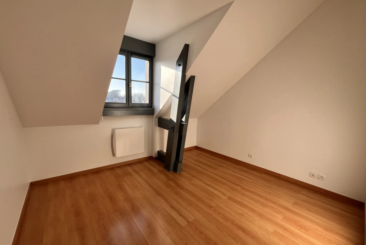 À vendre : Appartement duplex 4 pièces de 67 m² à Etampes avec parking 
