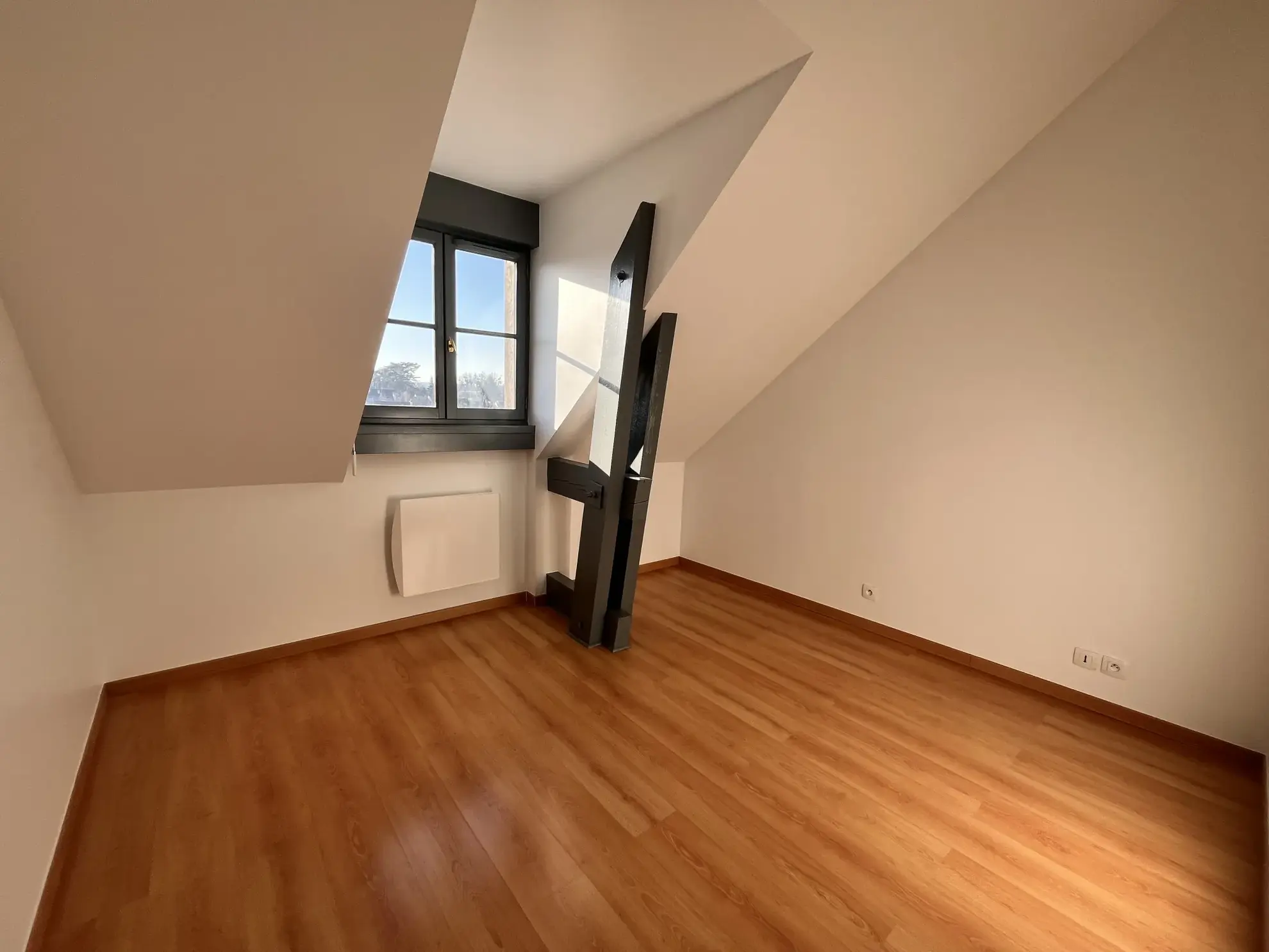 À vendre : Appartement duplex 4 pièces de 67 m² à Etampes avec parking 