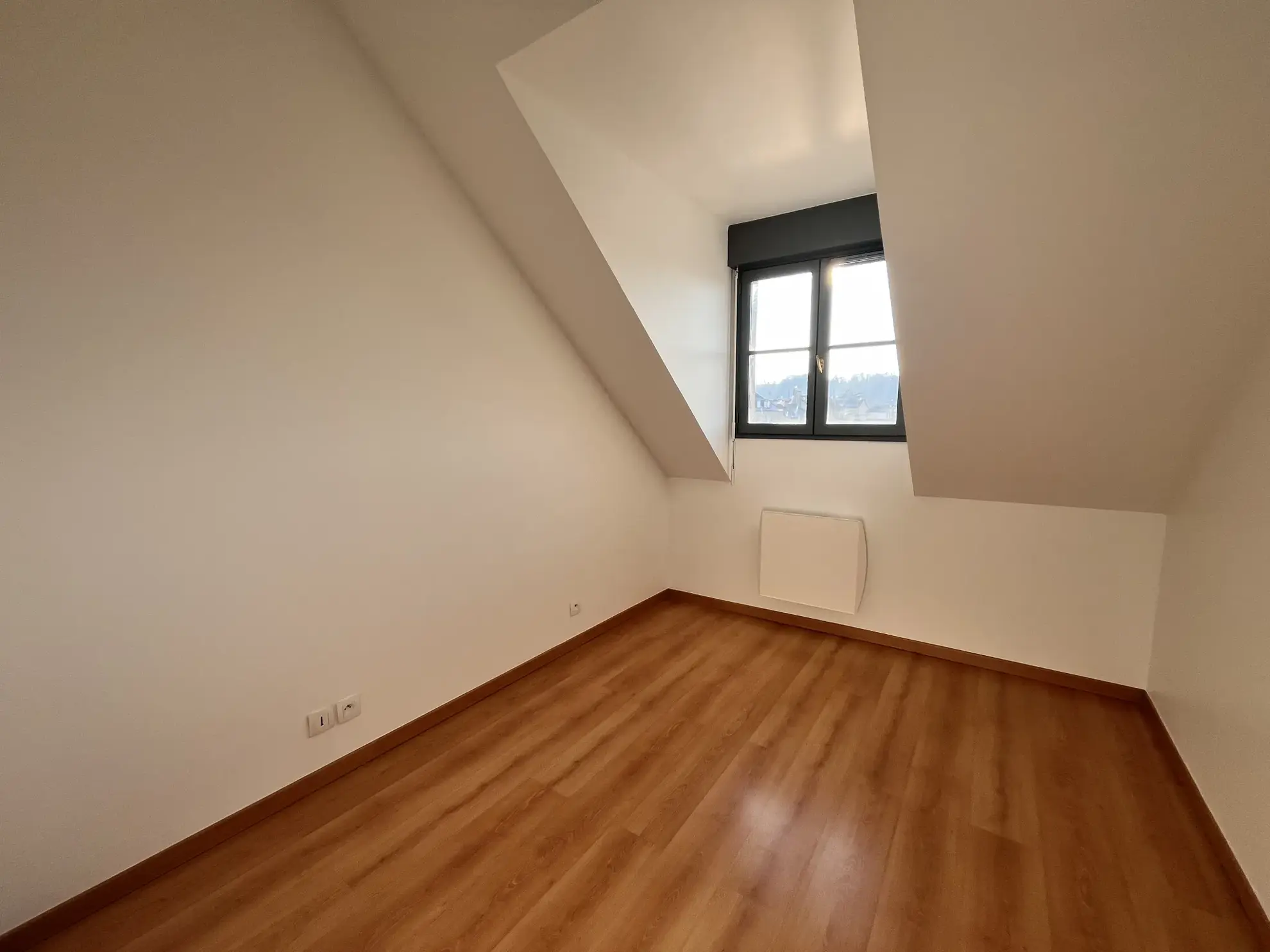 À vendre : Appartement duplex 4 pièces de 67 m² à Etampes avec parking 