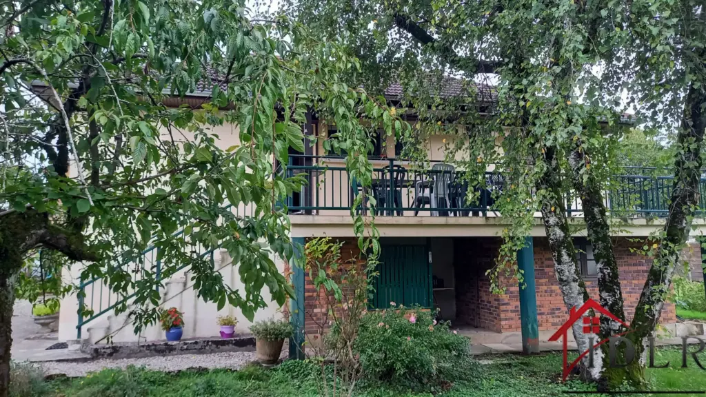 Pavillon sur sous-sol avec jardin à Montmorot