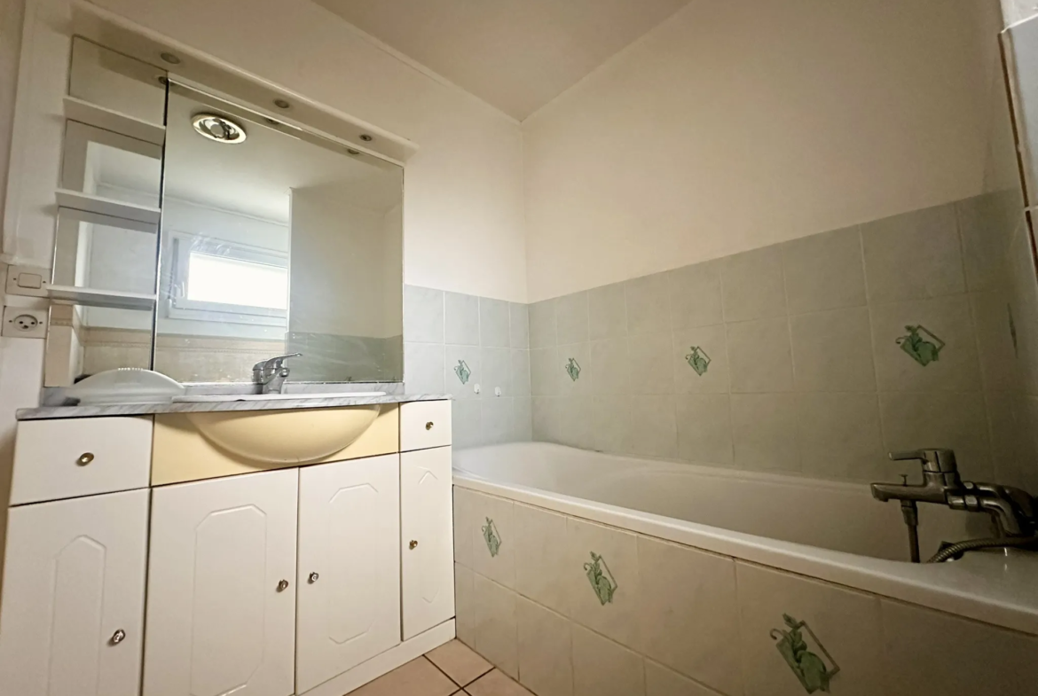 À vendre : Maison 112 m2 à Perenchies avec jardin et garage pour 159 000 € 