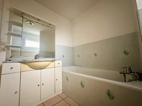 À vendre : Maison 112 m2 à Perenchies avec jardin et garage pour 159 000 € 