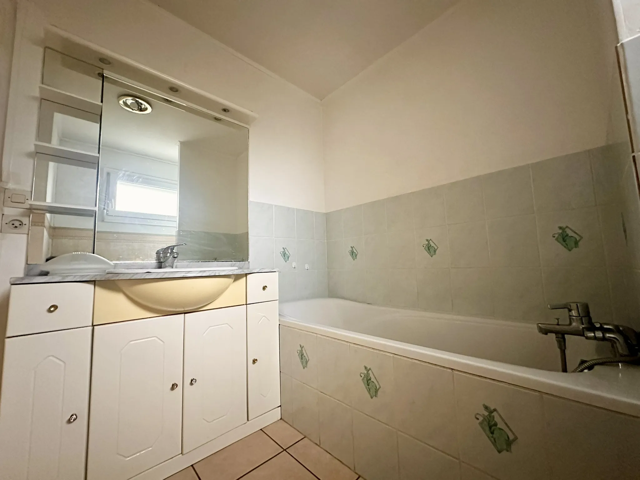 À vendre : Maison 112 m2 à Perenchies avec jardin et garage pour 159 000 € 
