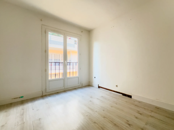 Appartement F3 avec parking à La Londe-les-Maures 