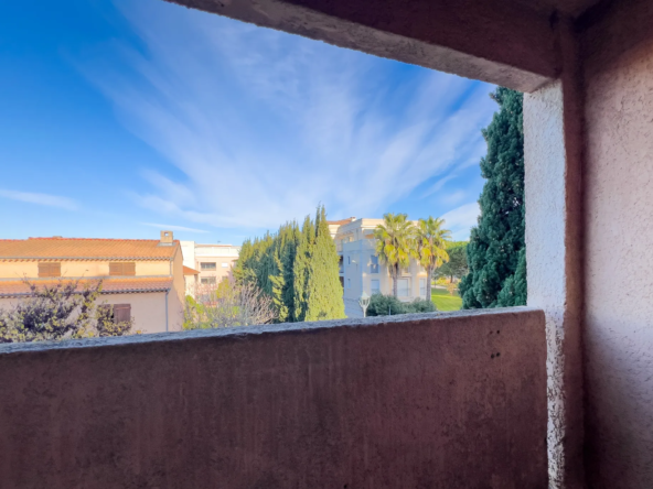 Appartement F3 avec parking à La Londe-les-Maures 
