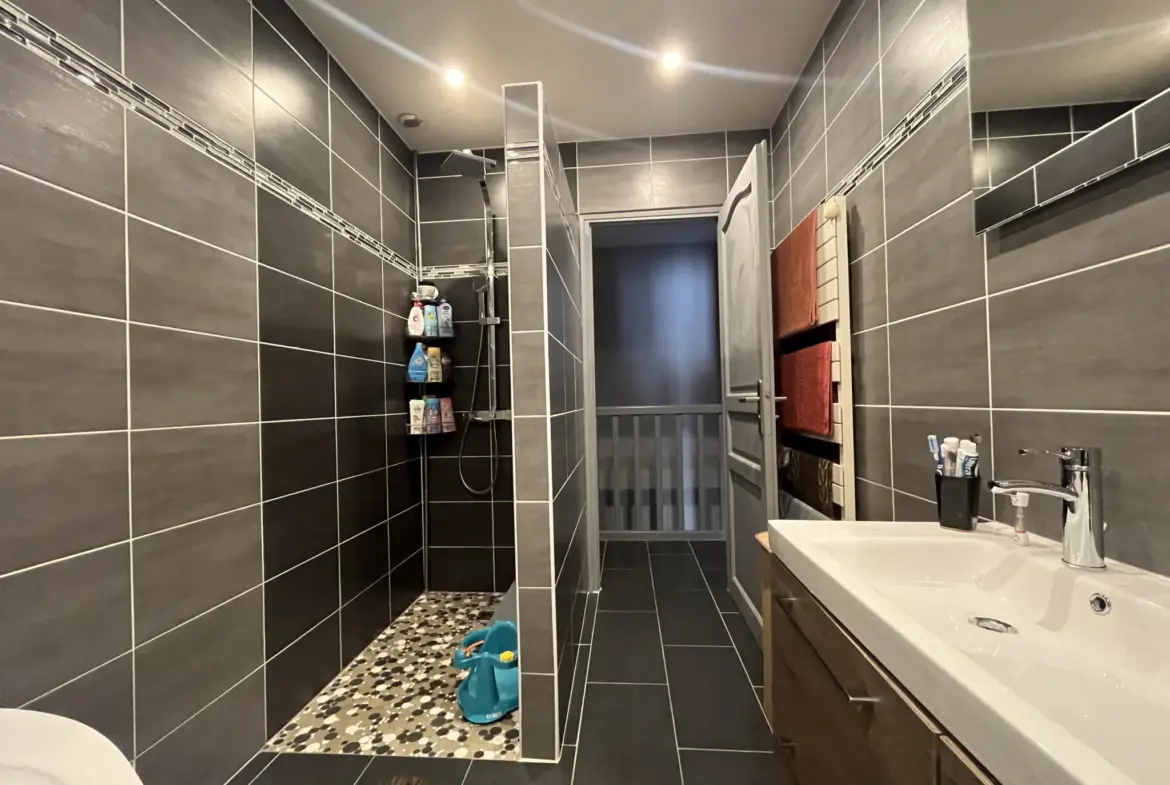 Maison individuelle rénovée à Hombourg-Haut avec jardin clos 