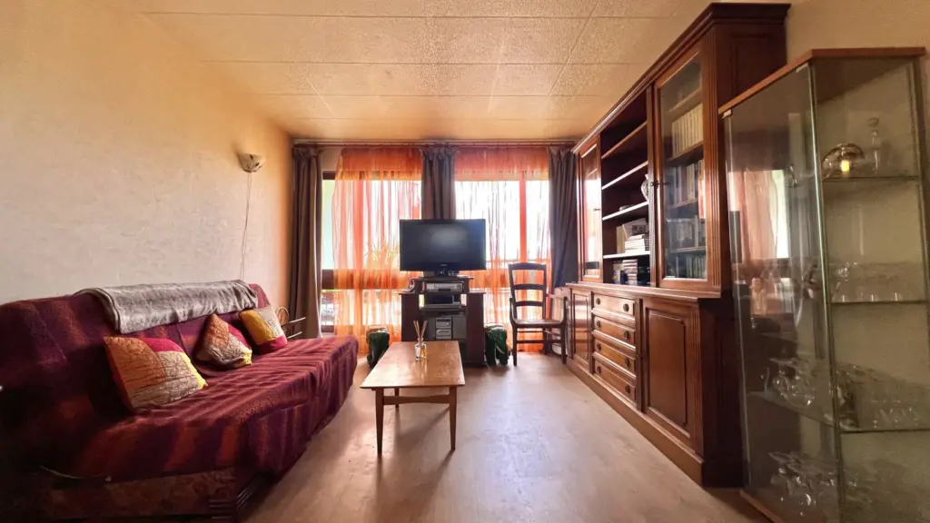 À vendre : Appartement lumineux de 2 pièces au dernier étage à Le Chesnay Rocquencourt