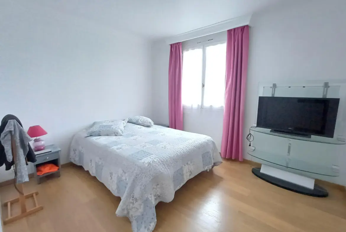 Maison rénovée à vendre à Épernon - 69 m² avec 2 chambres 