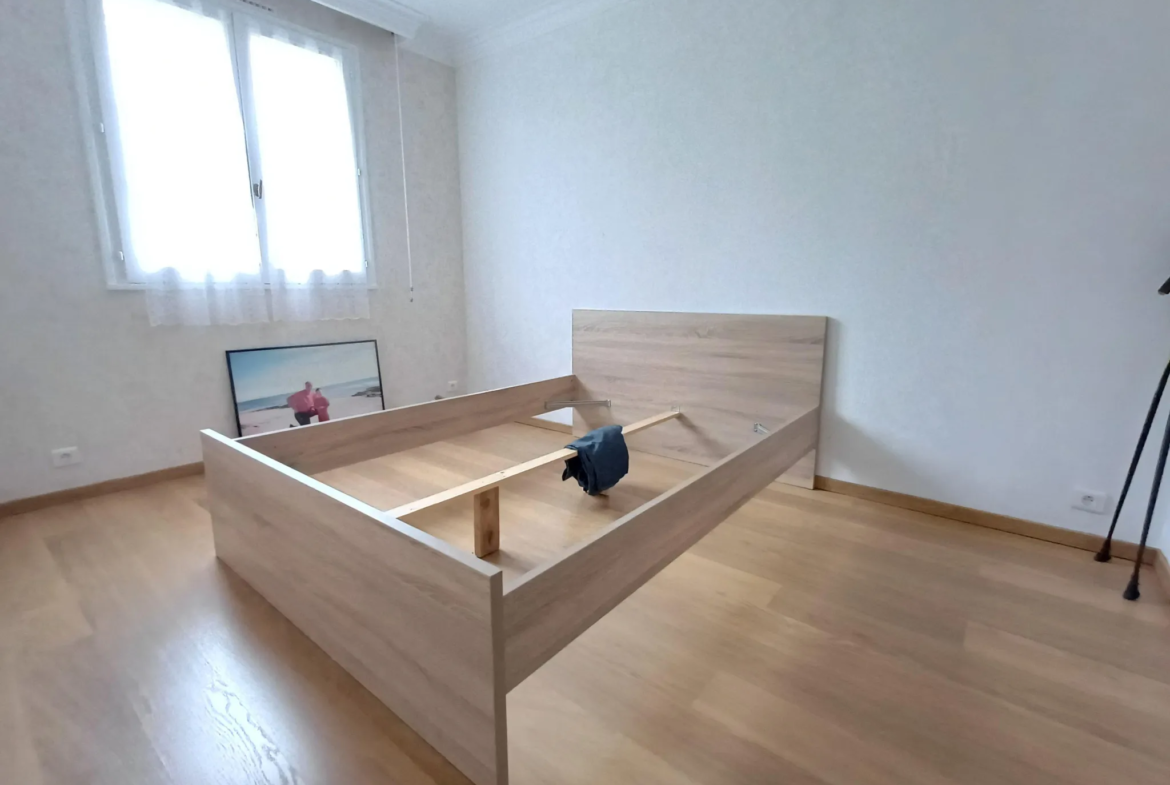 Maison rénovée à vendre à Épernon - 69 m² avec 2 chambres 