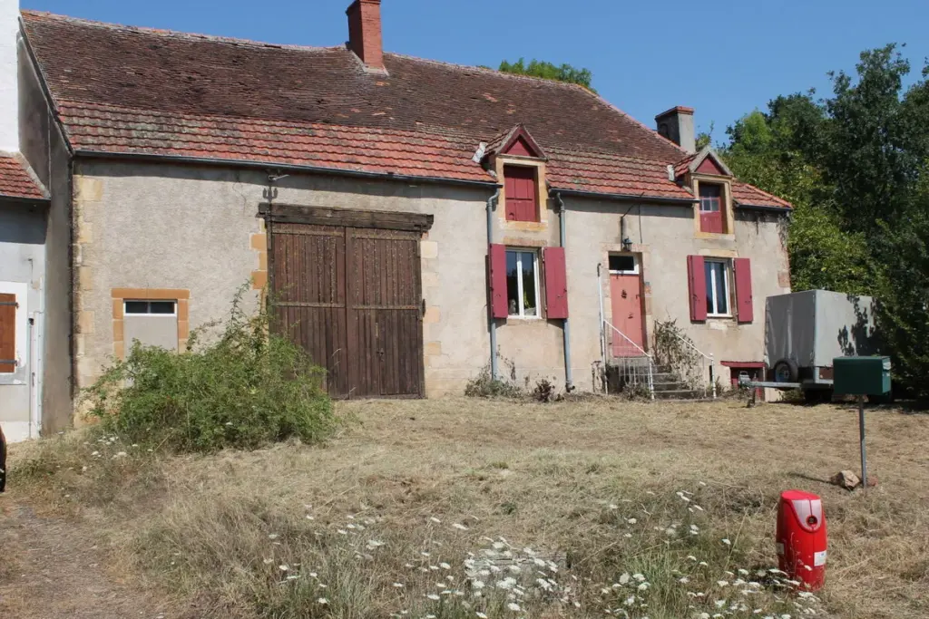 Maison de village à Saint Desiré sur terrain de 2500 m2