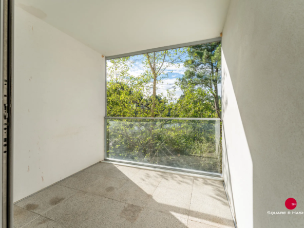 Vente d'un appartement trois pièces avec loggia à Bordeaux 