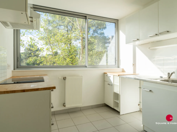 Vente d'un appartement trois pièces avec loggia à Bordeaux 