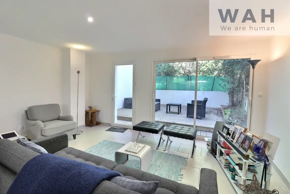 Maison moderne de 4 pièces avec extérieurs à vendre à Nîmes 