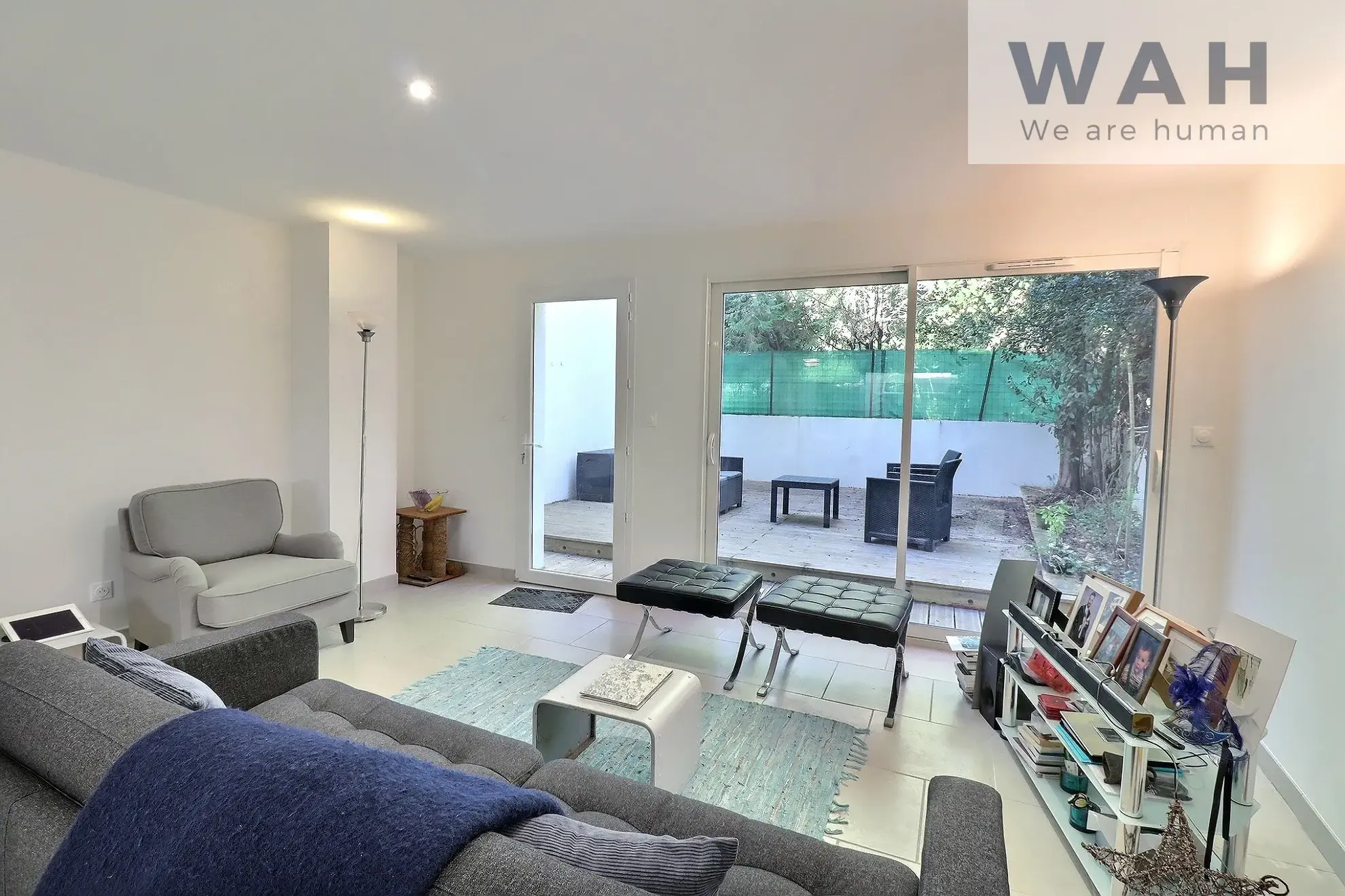 Maison moderne de 4 pièces avec extérieurs à vendre à Nîmes 