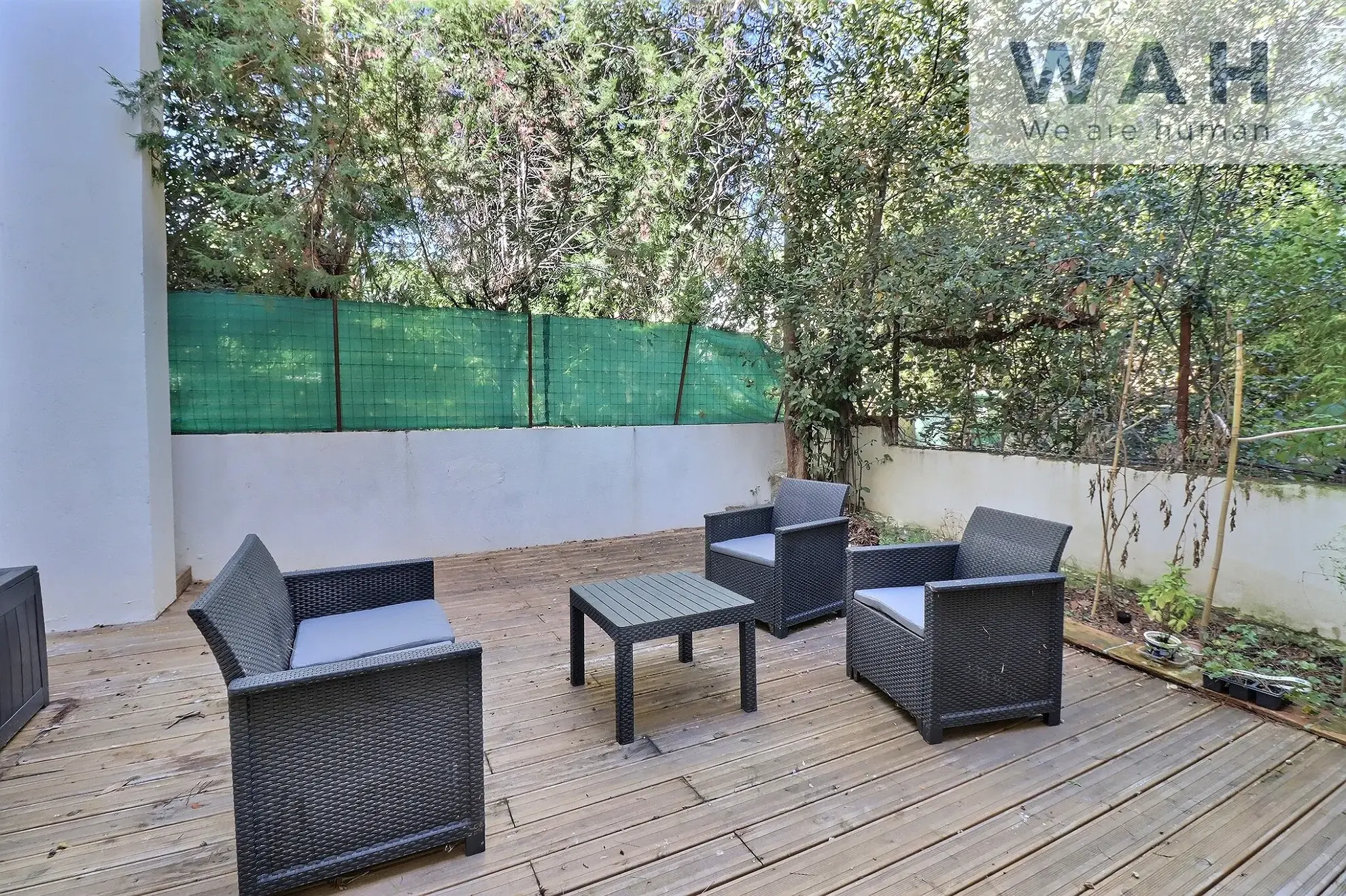 Maison moderne de 4 pièces avec extérieurs à vendre à Nîmes 
