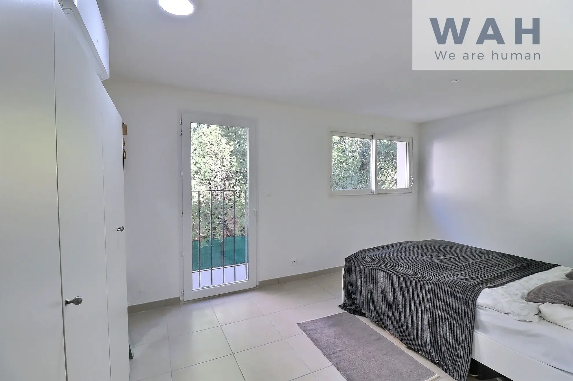 Maison moderne de 4 pièces avec extérieurs à vendre à Nîmes 