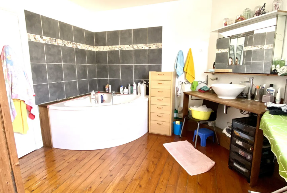 Maison de ville à vendre à La Courneuve - 81 m² 
