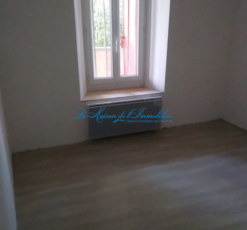À vendre : Immeuble de rapport avec deux appartements à Lédignan 