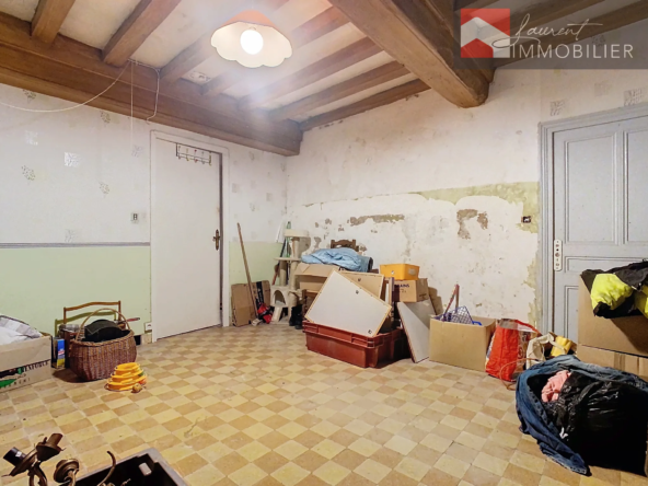 Maison spacieuse à vendre à Messey-Sur-Grosne avec terrain et terrasse 