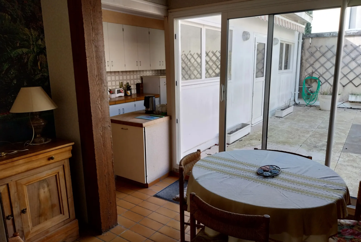 Maison de ville à vendre à Cognac, 288700 € 