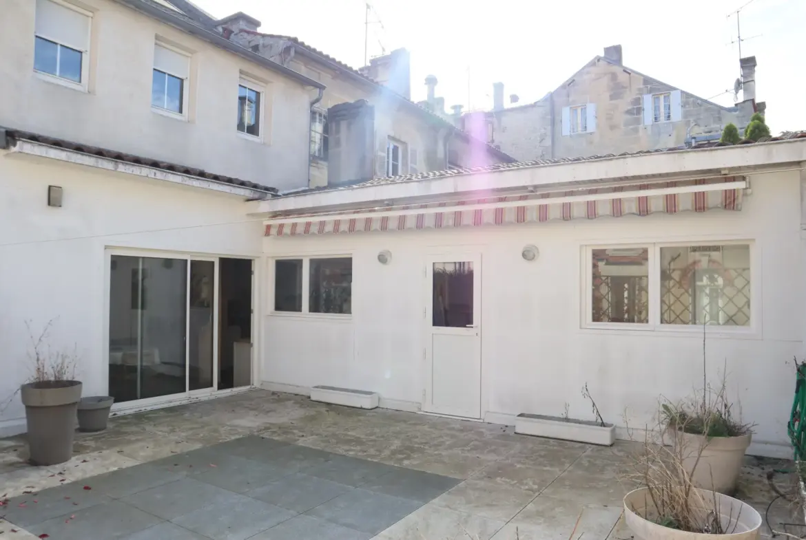 Maison de ville à vendre à Cognac, 288700 € 