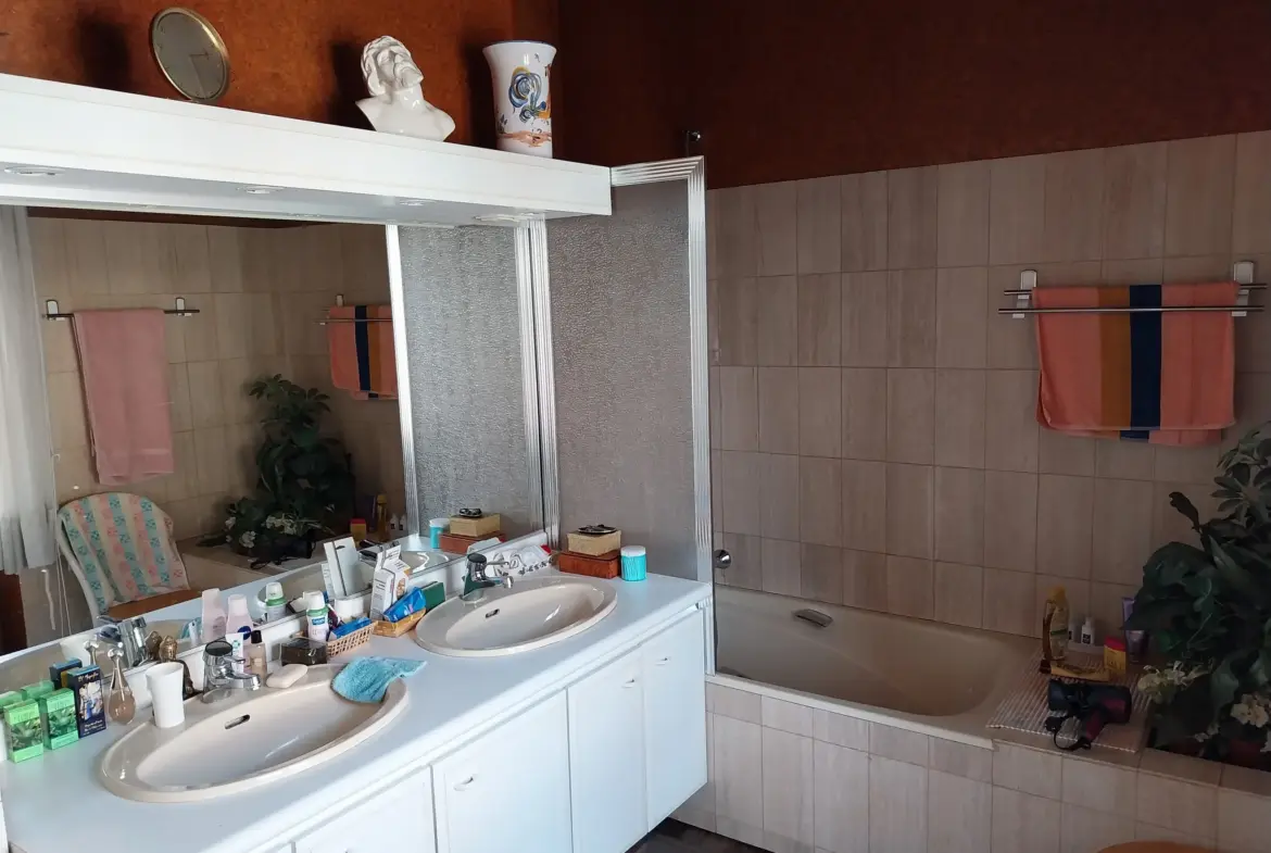 Maison de ville à vendre à Cognac, 288700 € 