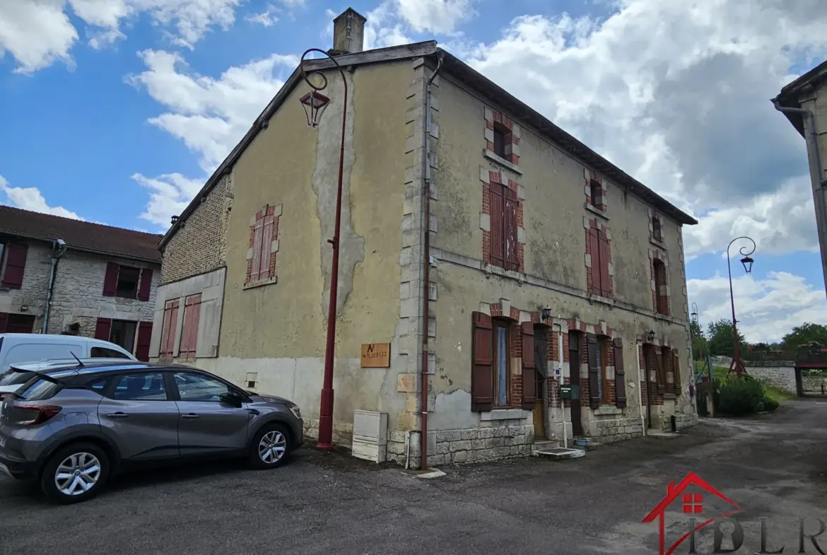 Vente maison à Montreuil-sur-Blaise comprenant deux logements et une remise 