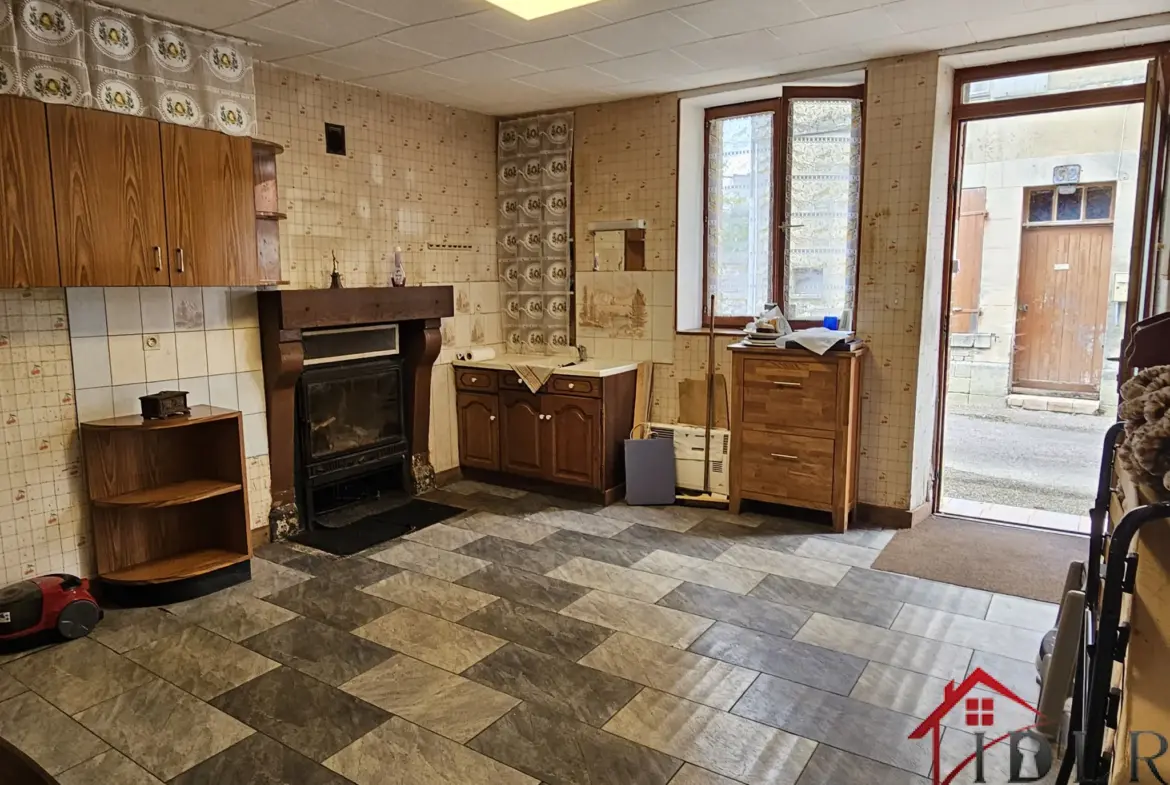 Vente maison à Montreuil-sur-Blaise comprenant deux logements et une remise 